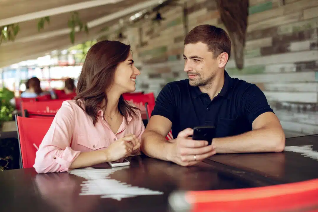 Hoe imponeer je een vrouw op een eerste date?