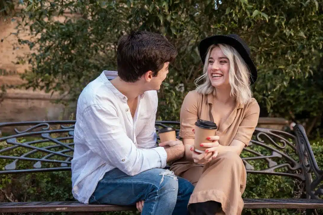 Hoe vraag je iemand op date? Praktische tips voor mannen